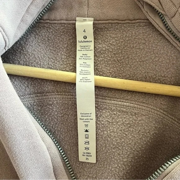 Lululemon Scuba Hoodie *Light Cotton Fleece
Smoky Blush Size 4 Full Zip - Picture 7 of 9